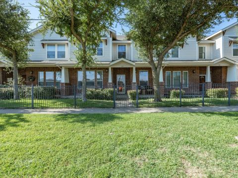 172 High School Drive, Lewisville, TX 75057 — photo 2