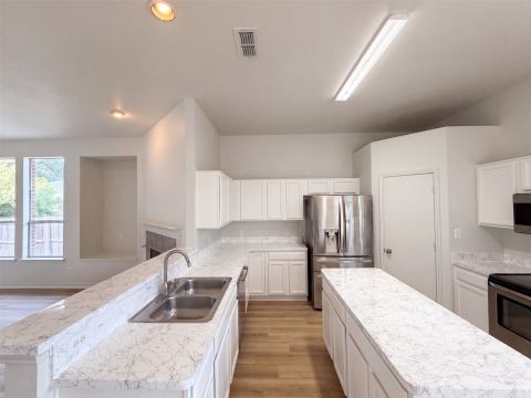 825 Dixon Lane, Denton, TX 76207 — photo 2