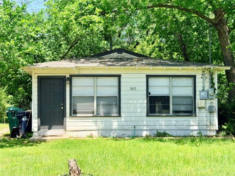1412 Oakwood Drive, Denton