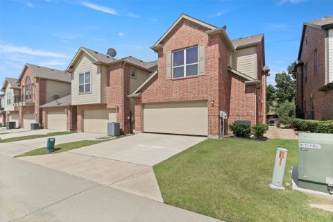 8712 Iron Horse Drive, Irving, TX 75063 — photo 3