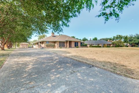 508 Estate Lane, Terrell