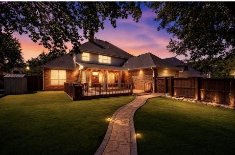 2311 Creekside Circle N, Irving, TX 75063 — photo 2
