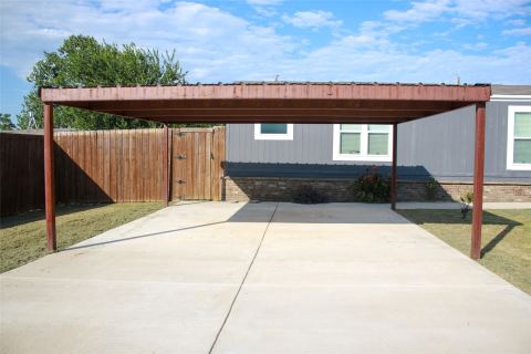 8529 Weems Estate Drive, Granbury, TX 76048 — photo 3