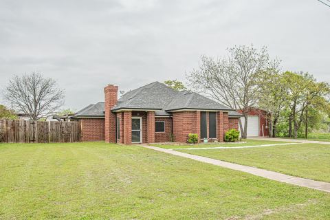614 Overhill Road, Granbury, TX 76048 — photo 2