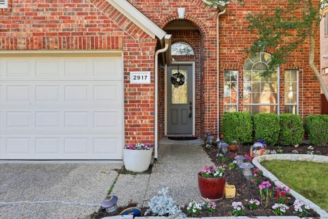 2917 Waterford Drive, Irving, TX 75063 — photo 2