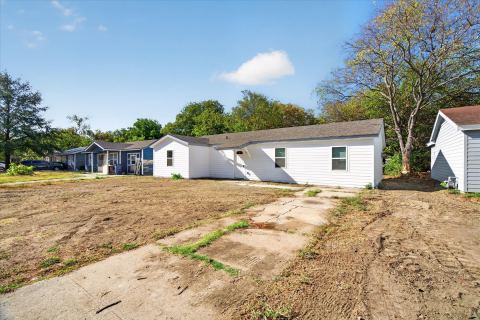 537 NW King Street, Burleson, TX 76028 — photo 3