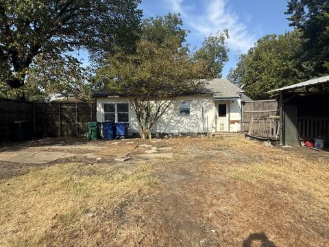 1800 Cottonwood Road, Carrollton, TX 75006 — photo 2