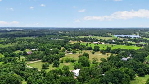 1300 Shannon Drive, Cleburne, TX 76031 — photo 2