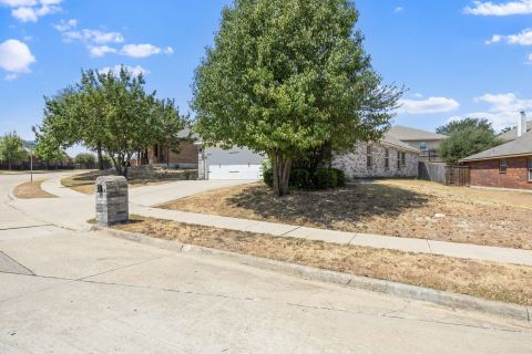 8275 Clarksprings Drive, Dallas, TX 75236 — photo 2