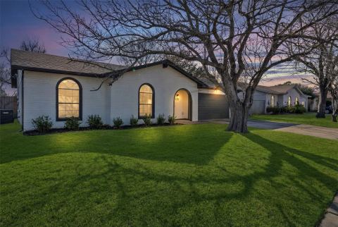 521 Ann Lois Lane, Burleson, TX 76028 — photo 2