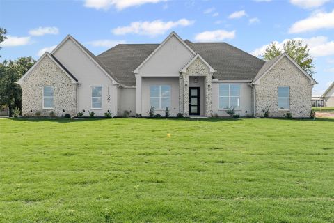 1132 Dobbs Trail, Springtown