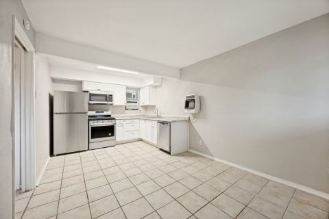 1001 W Elm Street 103, Denison, TX 75020 — photo 3