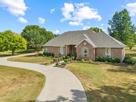 1 Bluebonnet Trail, Greenville, TX 75402 — photo 2
