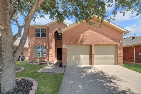 1068 Westbrook Court, Grand Prairie, TX 75052 — photo 2