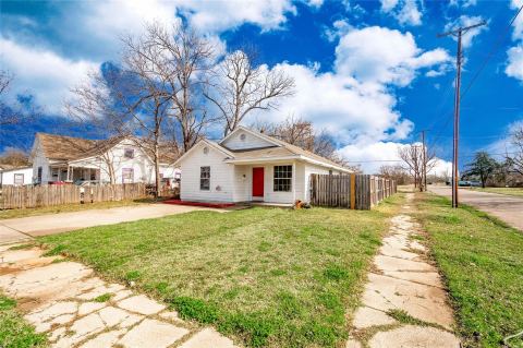 701 E College Street, Sherman, TX 75090 — photo 2