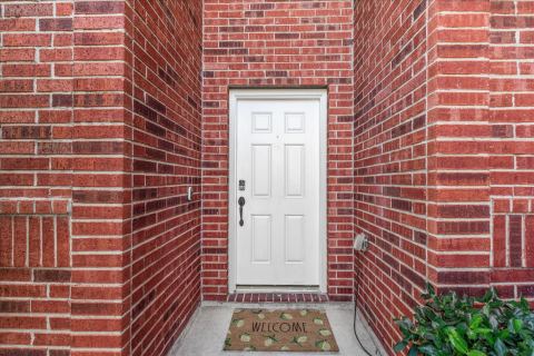 1047 Stream Drive, Grand Prairie, TX 75052 — photo 3
