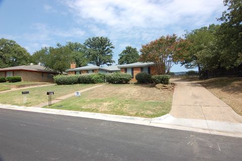 4801 Woodland Park Boulevard, Arlington