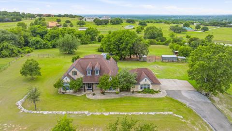 1914 Bentwater Parkway, Granbury