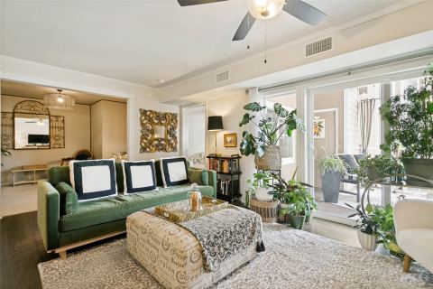 8381 Davis Boulevard 202, North Richland Hills