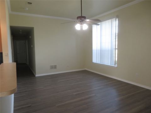 100 Roaring Springs Drive, DeSoto, TX 75115 — photo 2