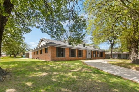 800 Western Hills Drive, Sherman, TX 75092 — photo 2