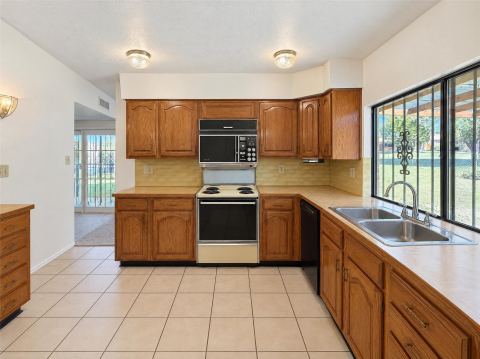1226 Sequoia Drive, DeSoto, TX 75115 — photo 2
