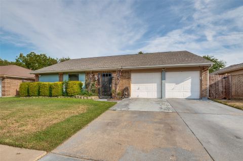 2307 Busch Drive, Arlington, TX 76014 — photo 3