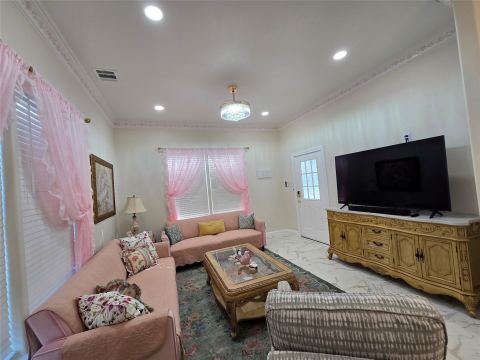 401 E Chestnut Street, Denison, TX 75021 — photo 2