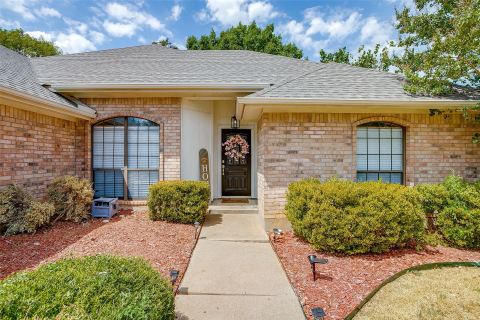 803 Water View Drive, Mansfield, TX 76063 — photo 2