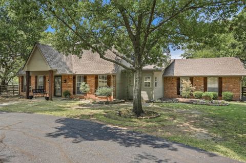 1806 Carriage Estates Road, Sherman, TX 75092 — photo 2
