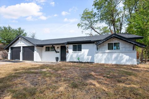 316 Wintercrest Road, Burleson, TX 76028 — photo 2