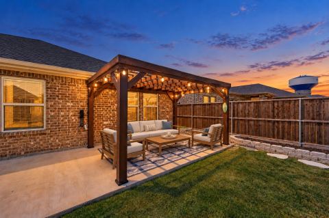 1713 Gold Mine Trail, Aubrey