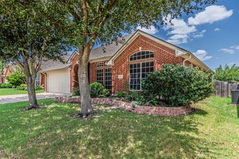 10132 Red Bluff Lane, Fort Worth, TX 76177 — photo 2