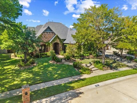 830 Parkwood Court, McKinney, TX 75072 — photo 2