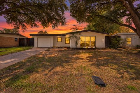 1715 Salem Street, Irving