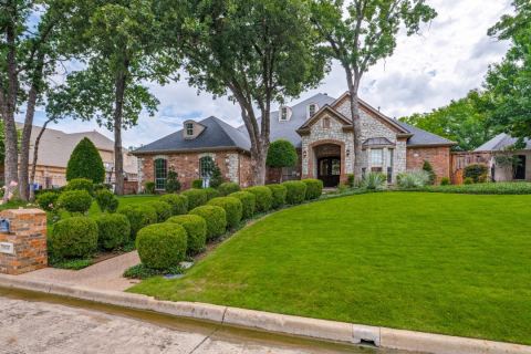 8 Hidden Lake Court, Mansfield, TX 76063 — photo 2