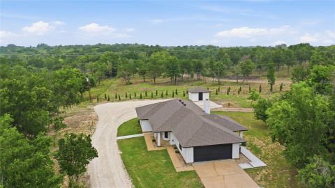 1070 Diamond Oaks Road, Stephenville, TX 76401 — photo 3
