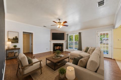 313 N Main Street, Red Oak, TX 75154 — photo 2