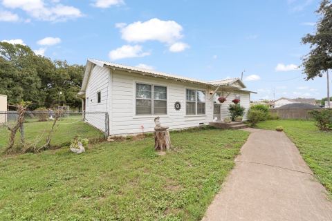 3320 N Main Street, Cleburne, TX 76033 — photo 2