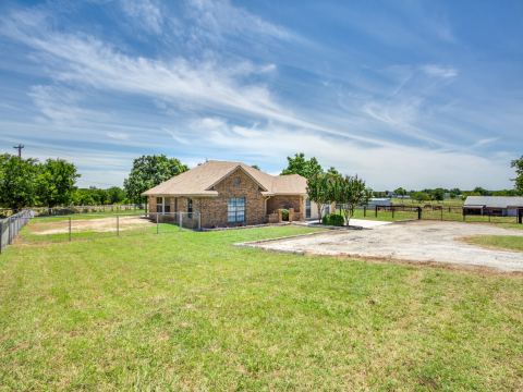 2209 Strader Road, Justin, TX 76247 — photo 3