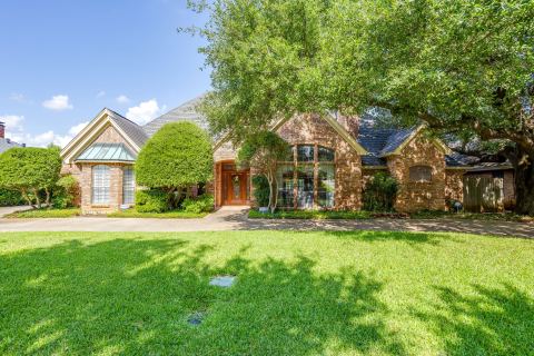 2006 Lake Country Drive, Arlington