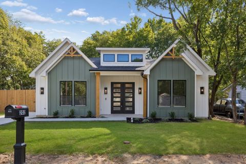 202 Rosa Street, Waxahachie
