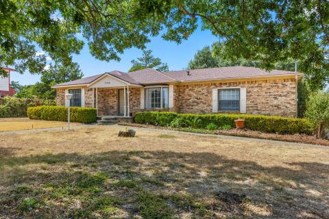 7235 Vecino Drive, Dallas, TX 75241 — photo 2