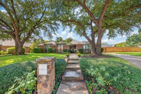 604 Lincoln Court, Arlington, TX 76006 — photo 2
