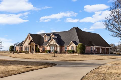 2560 County Road 4708, Sulphur Springs