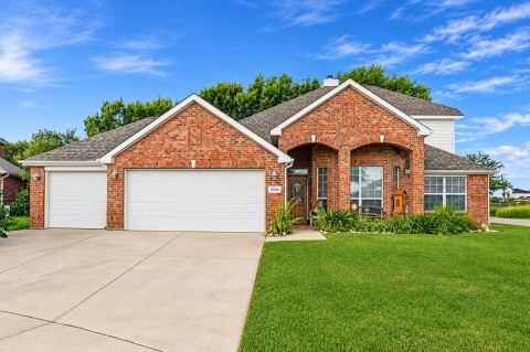 8100 Yucatan Court, Arlington