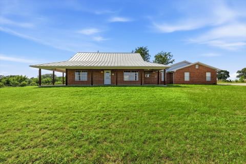 12190 Bell Road, Pilot Point