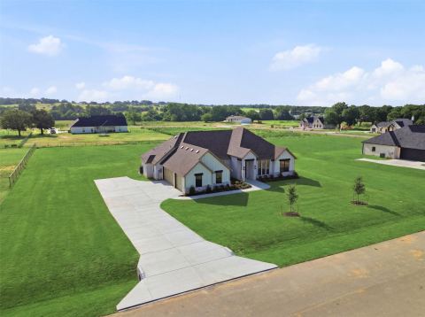 2004 Forest Bridge Drive, Azle, TX 76020 — photo 2