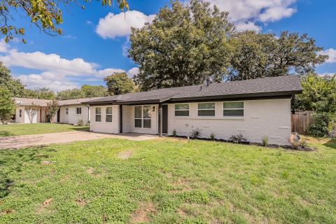 404 Simmons Drive, Hurst, TX 76053 — photo 2