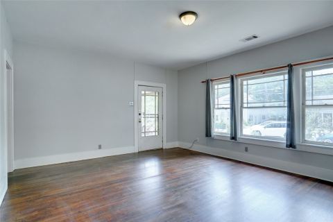 916 W Hickory Street, Denton, TX 76201 — photo 3